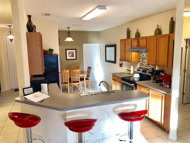 Building Photo - 655 Knollwood Dr