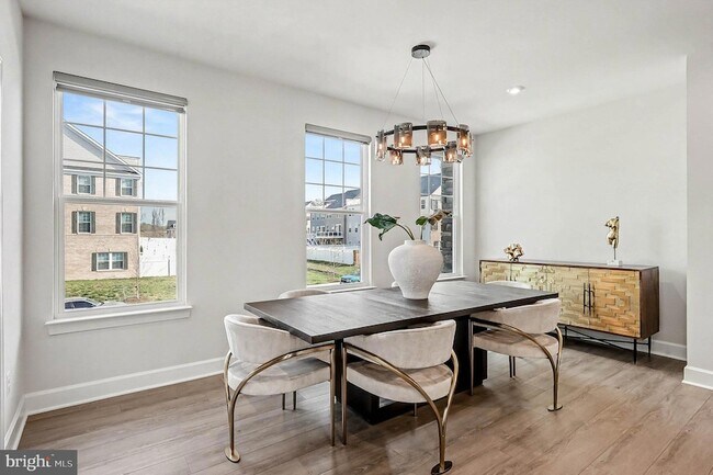 Building Photo - 10878 Foxtrot Cir