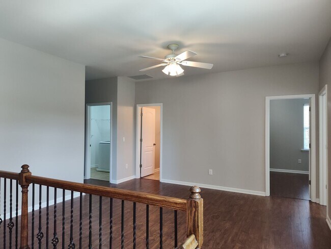 Building Photo - Beautiful home located in the Ardrey Woods community!