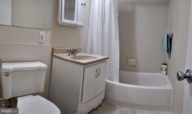 Building Photo - 1250 4th St SW