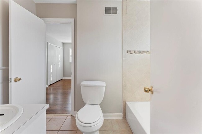 Building Photo - 320 Crossville Ct