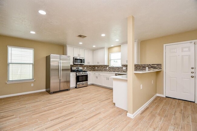 Building Photo - 20607 Rainport Cir