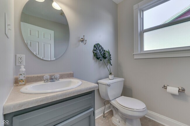 Building Photo - 2322 Alabama St