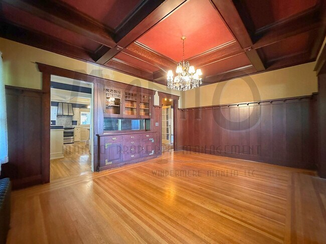 Building Photo - South Hill Swank