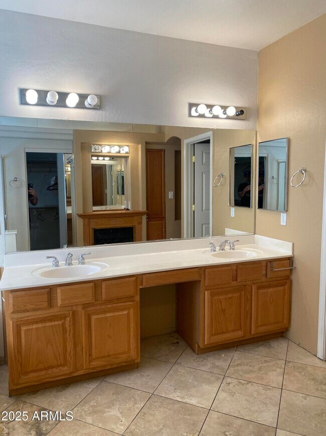 Building Photo - 3376 N 130th Ave