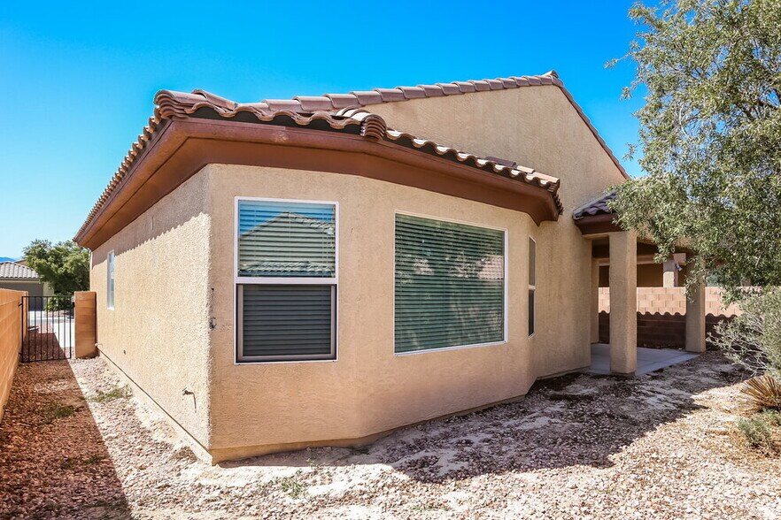Building Photo - 6450 Button Quail St