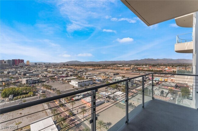 Building Photo - 200 Hoover Ave