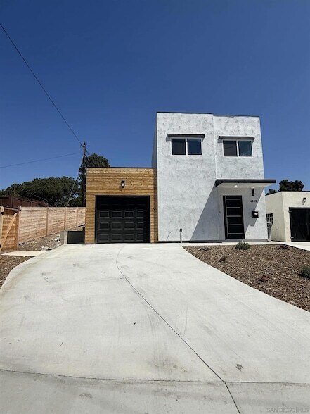 Building Photo - 4913 Glen St