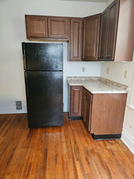 Building Photo - 603 Tingley Ave