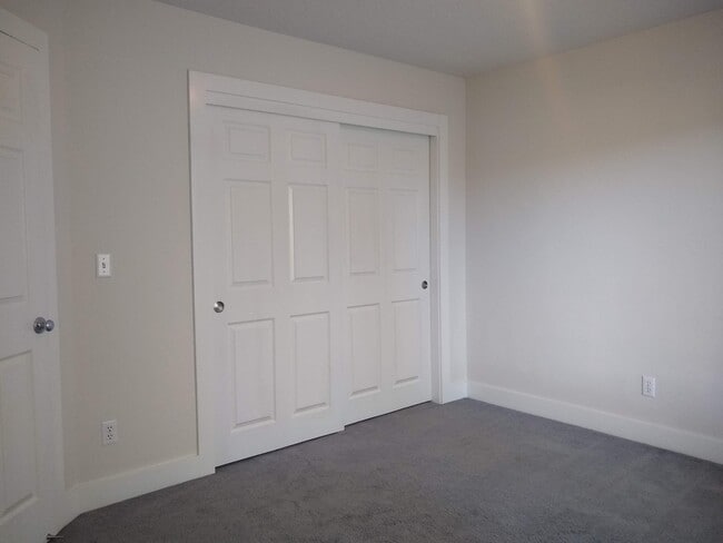 Building Photo - 787 St Charles Pl