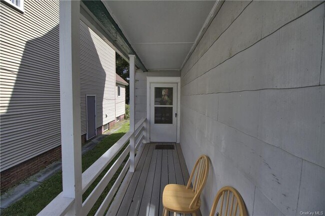 Building Photo - 83 Hudson St