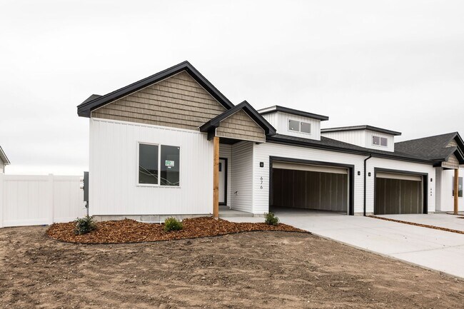 Building Photo - 676 Idaho Ave