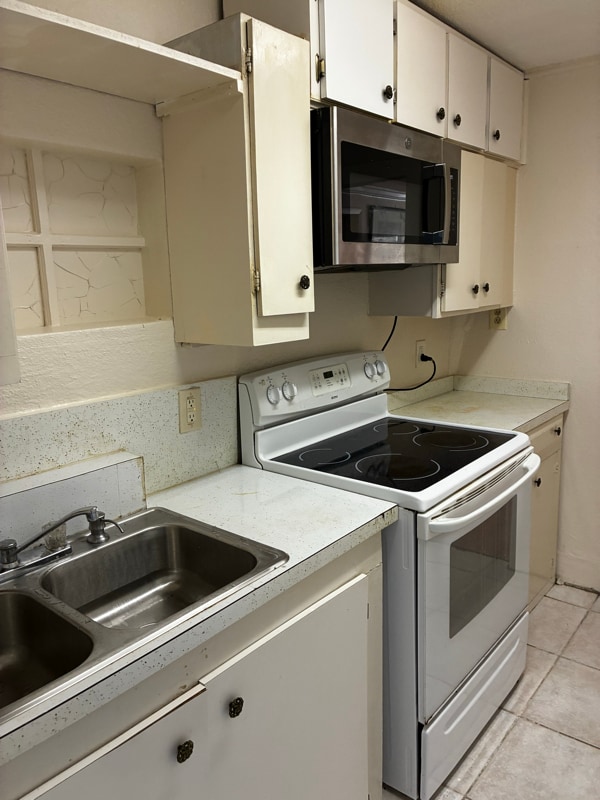 Building Photo - 117 5th St NE