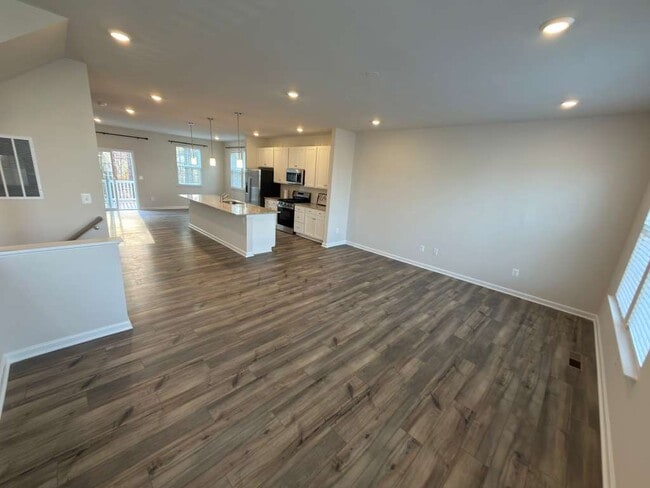 Building Photo - 8760 Whitman Dr
