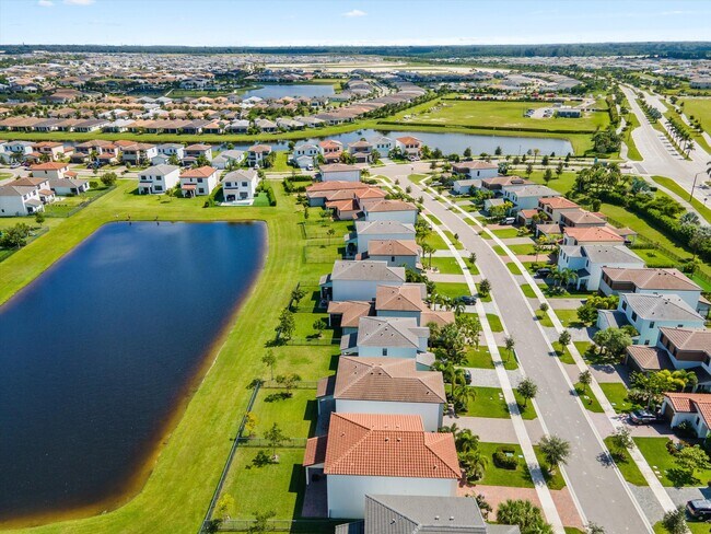 Building Photo - 16259 Sandy Shore Dr