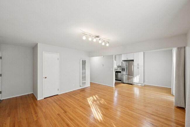 Building Photo - 2727 McGee Ave