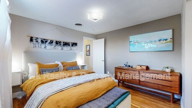 Building Photo - 6025 W 61st Ave