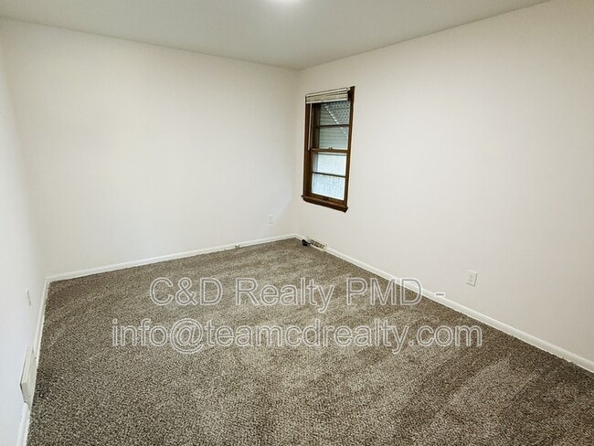 Building Photo - 426 E 200th St