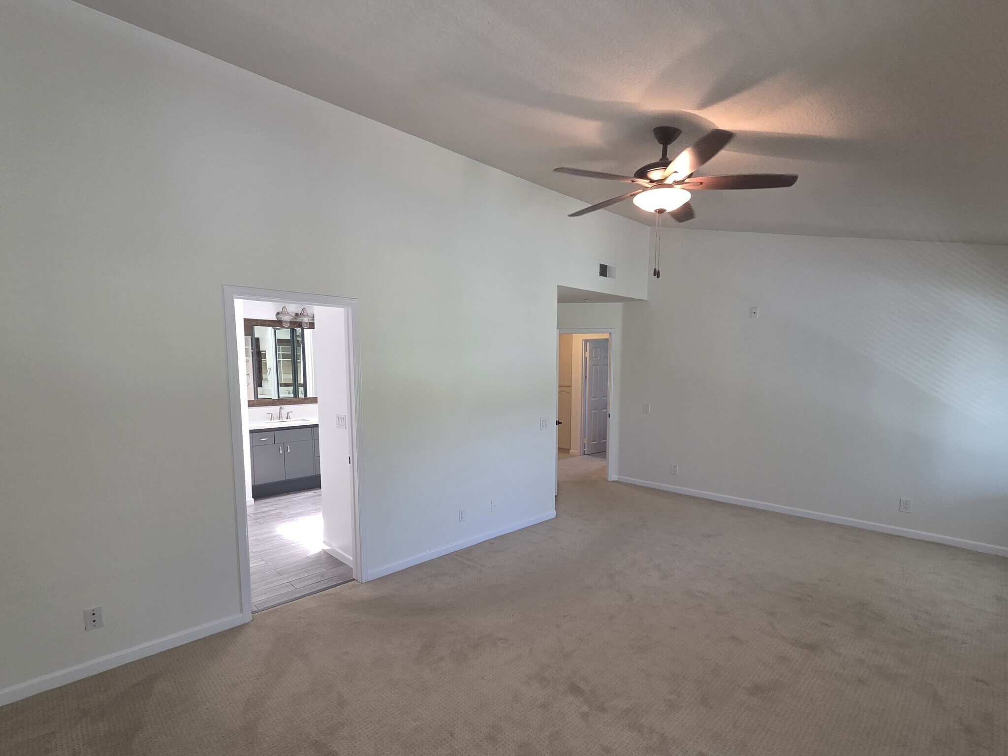 Building Photo - 7492 Seabluff Dr