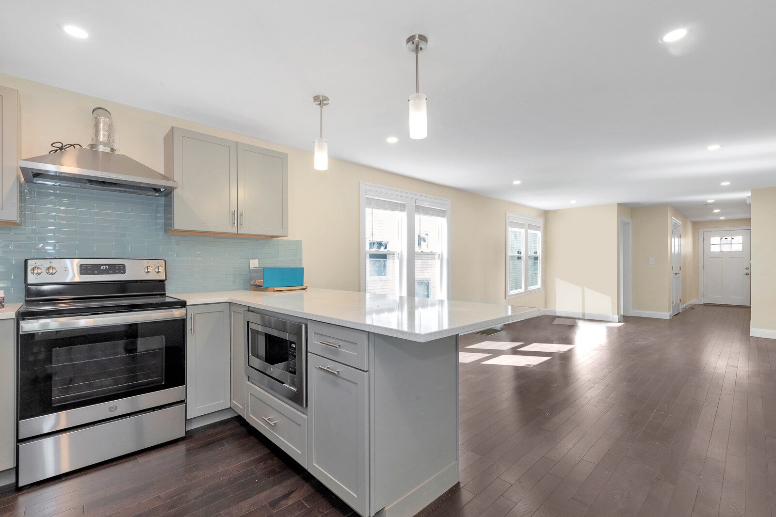 Building Photo - 43 Wright Ave