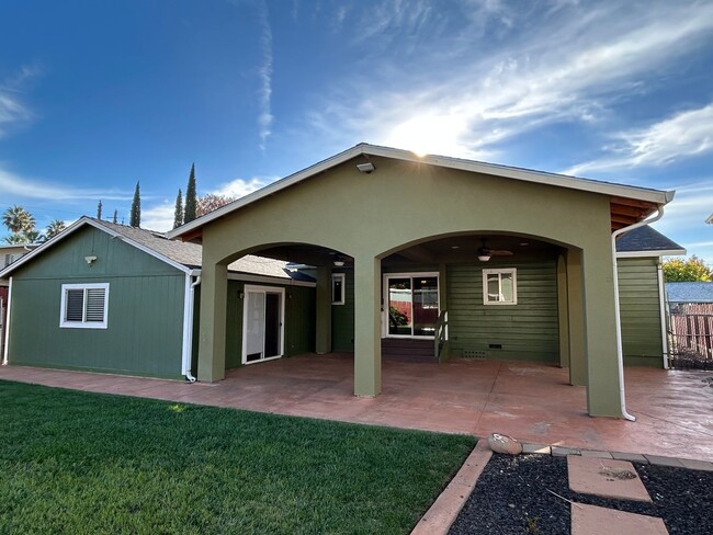 Building Photo - 1972 Fogg Ave