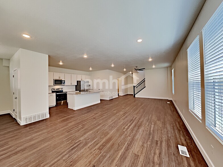 Building Photo - 11133 Kitty Hawk Rd