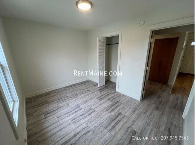 Building Photo - 33 Violette Ave