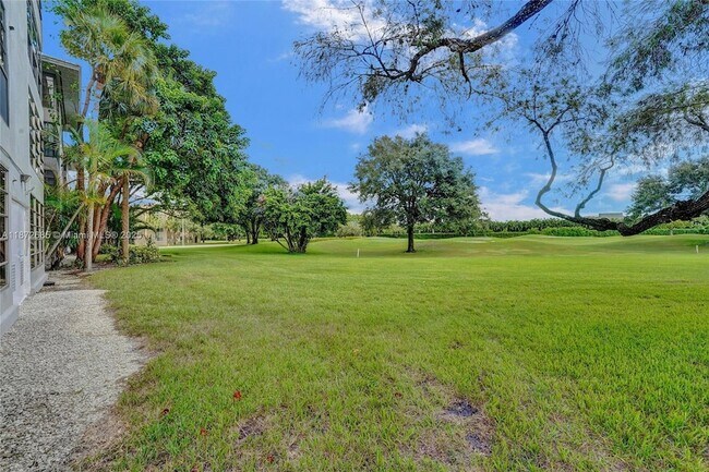 Building Photo - 1502 Whitehall Dr