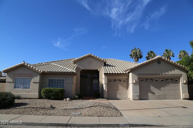 Primary Photo - 8895 E Wood Dr
