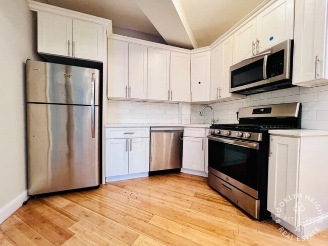 Building Photo - Renovated 3BR/1BTH - Ocean Hill Steps from...