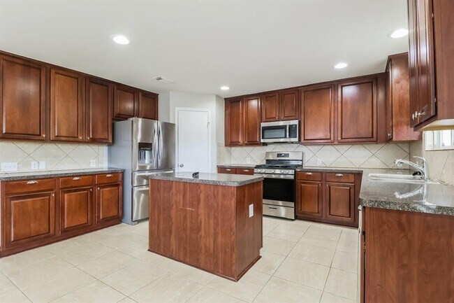 Building Photo - 21606 Gannet Peak Way