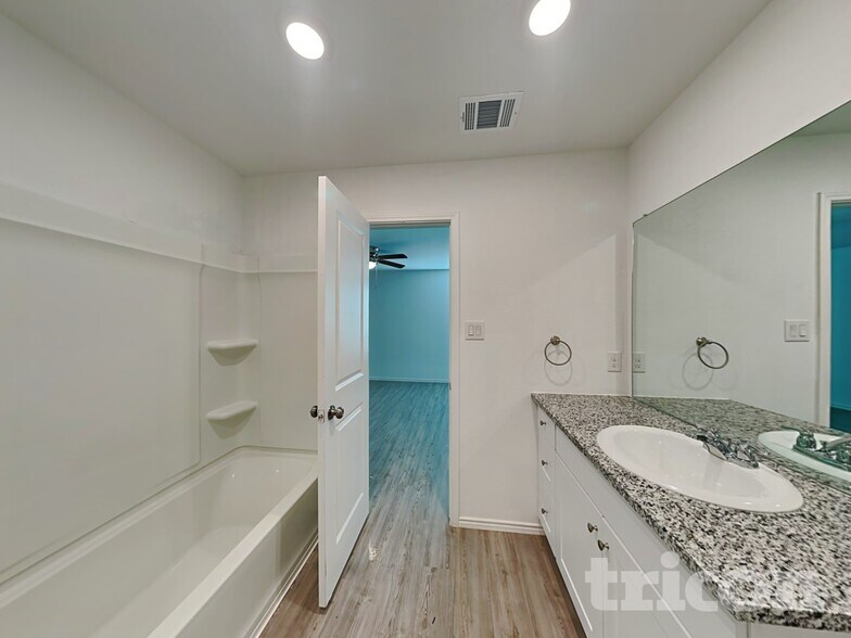 Building Photo - 12911 Hyssop Mdw