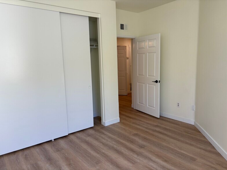 Building Photo - 24545 El Alicante