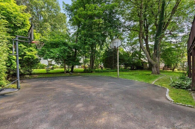 Building Photo - 115 Coolidge Ave