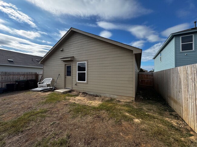 Building Photo - Modern 2024 New-Build with Open-Concept Living and Private Primary Suite in Waterwheel Subdivision