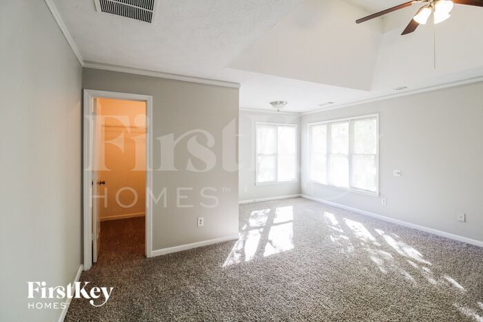 Building Photo - 35 Fair Ridge Ct