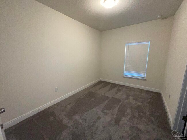 Building Photo - 5065 Peach Dr