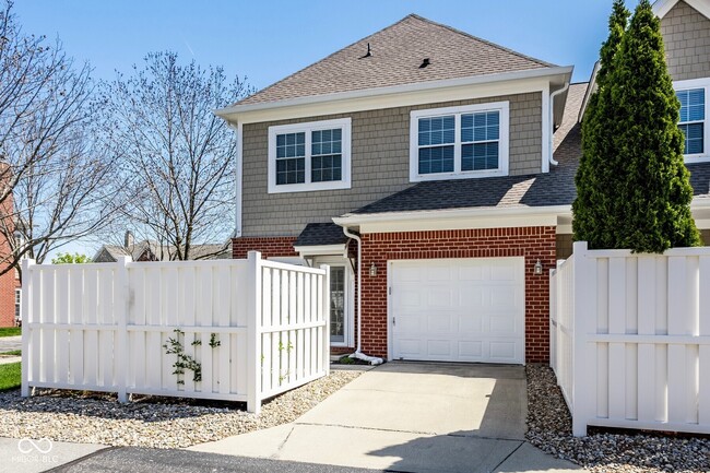 Building Photo - 15542 Clearbrook St