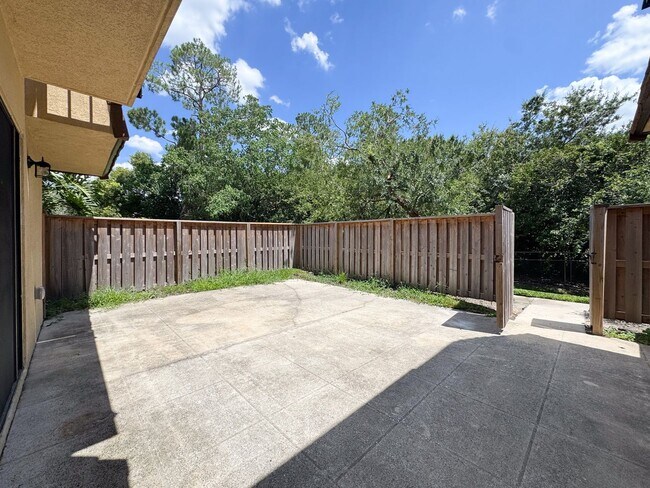 Building Photo - Newly Remodeled 2 bedroom 2.5 bath near Millenia Mall