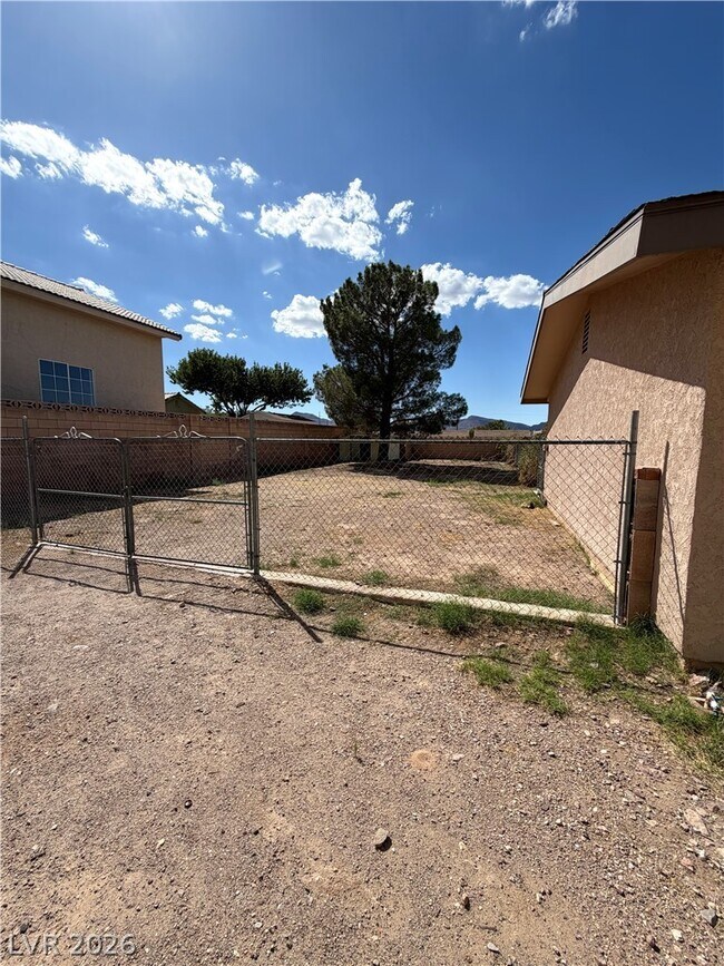 Building Photo - 1571 Turf Dr
