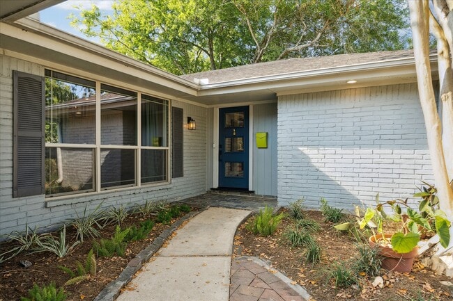 Building Photo - 11531 Gaymoor Dr