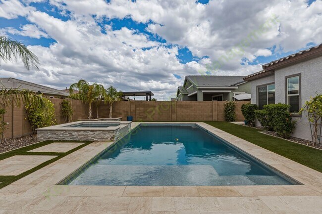 Building Photo - Stunning Gilbert Home Located in the Beautiful Belrose Gated Community!