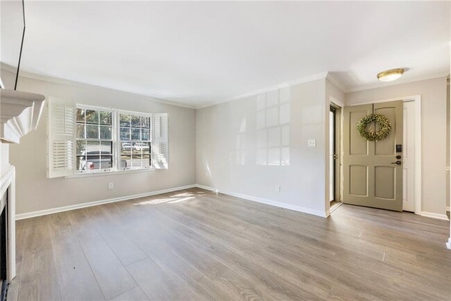 Building Photo - 162 Amherst Pl NW