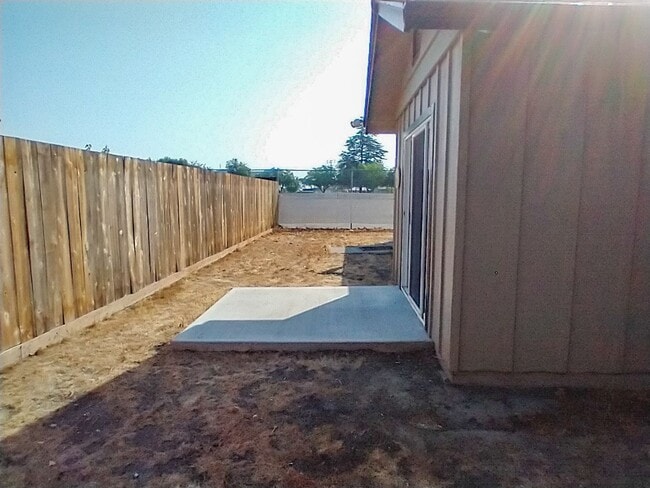 Building Photo - 2 Bedroom Orland Home