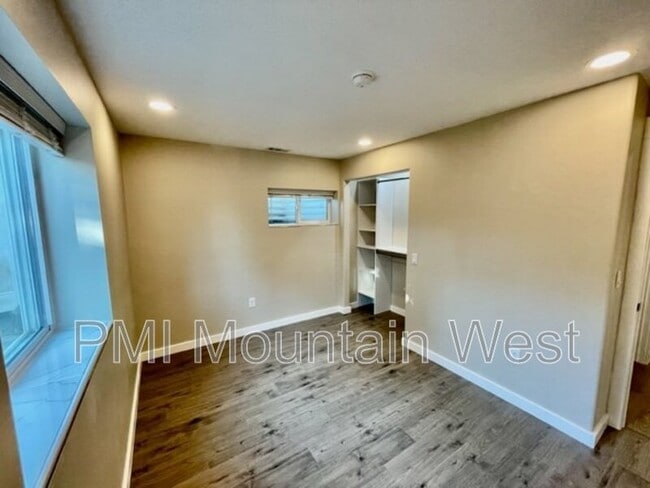 Building Photo - 762 Lacey Way