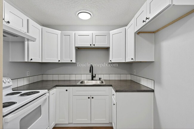 Building Photo - 2429 SE 135th Ave