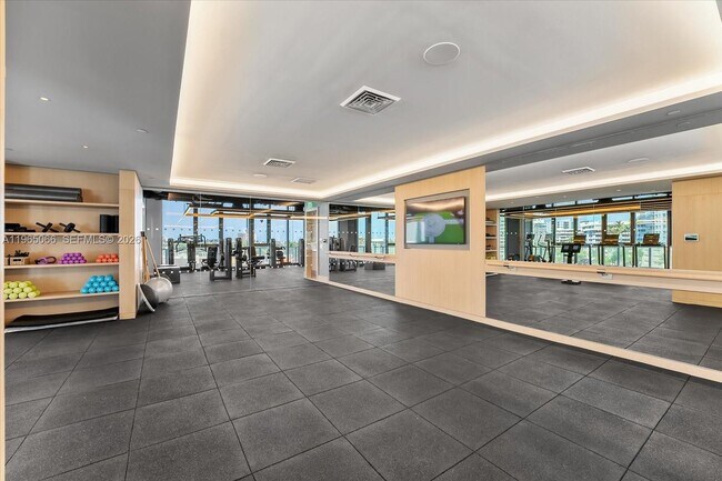 Building Photo - 501 West Ave