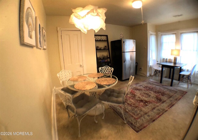 Building Photo - 610 1st Ave