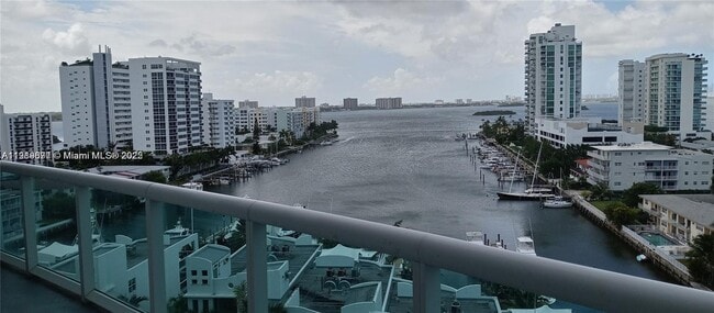 Building Photo - 7900 Harbor Island Dr