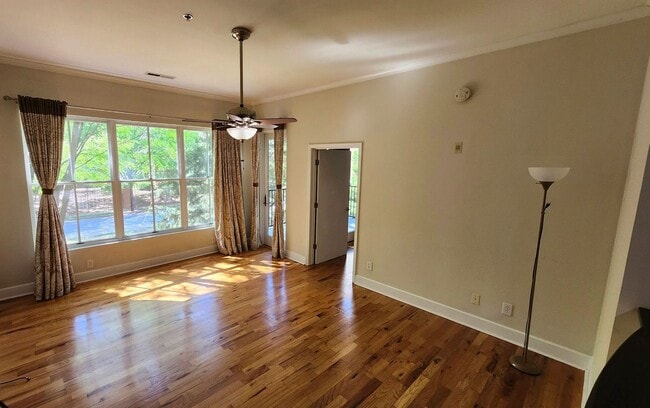 Building Photo - Lease Today! 2BR/2BA Condo in Old Fourth W...